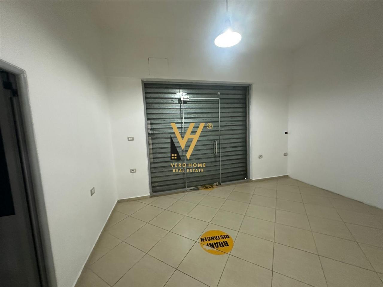 JEPET AMBIENT BIZNESI 140 M2 ME QERA TE RR.KAVAJES 90.000 LE – Tiranë - 1