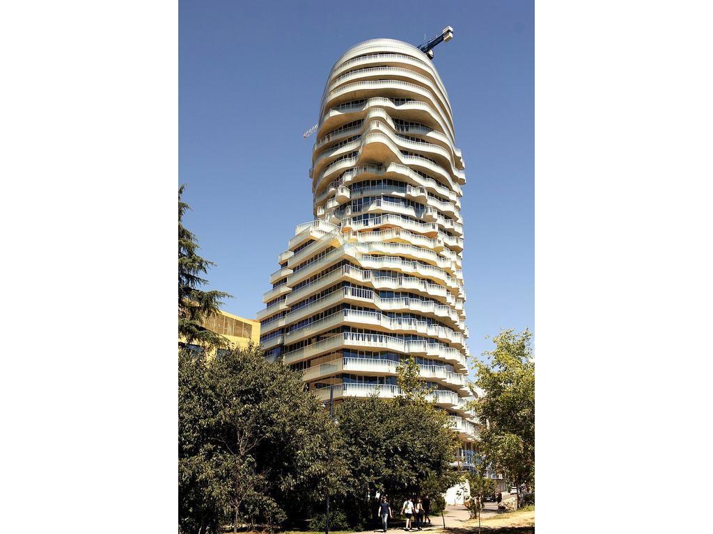 Shitet, Apartament 2+1+2+ Post Parkim, Tirana's Rock Tower, – Tiranë