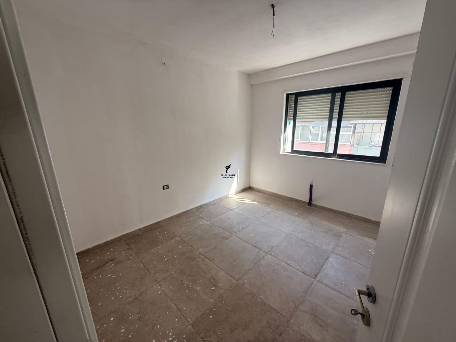 APARTAMENT ME QERA 3+1+2 RRUGA E DURRESIT 90.000 LEKE FH-866 – Tiranë - 1