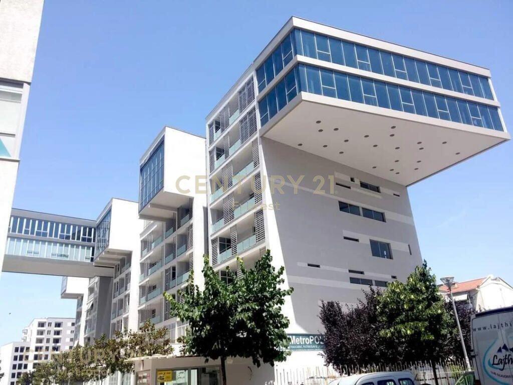 KOMUNA E PARISIT-KIKA 2, ZYRE PER QIRA – Tiranë