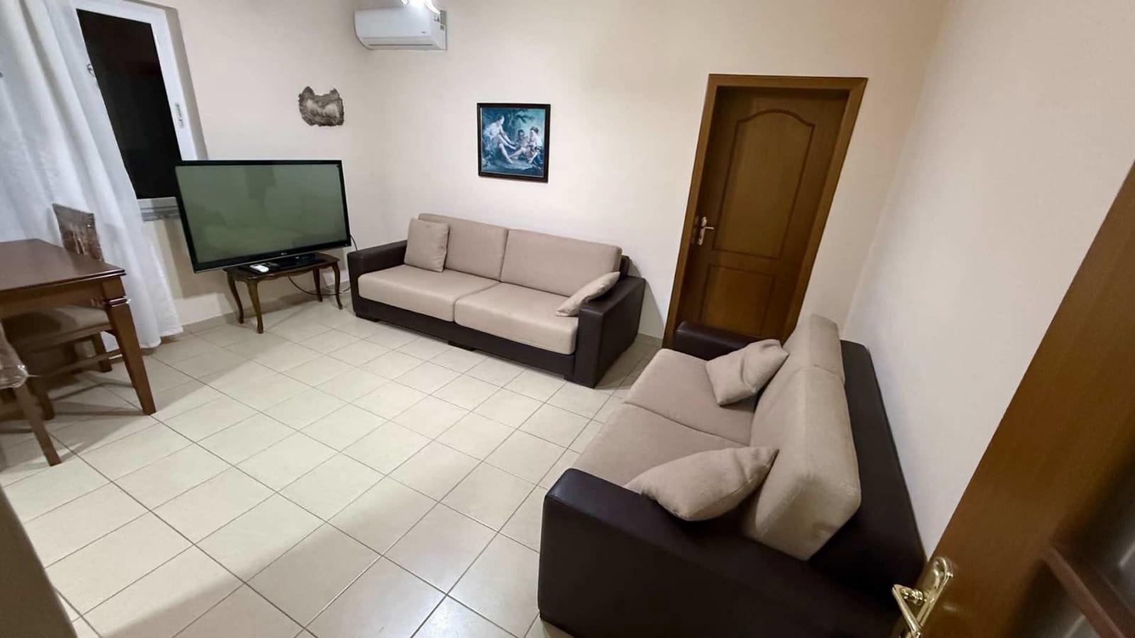 APARTAMENT ME QERA 3+1 RRUGA E ELBASANIT 80.000 LEKE – Tiranë