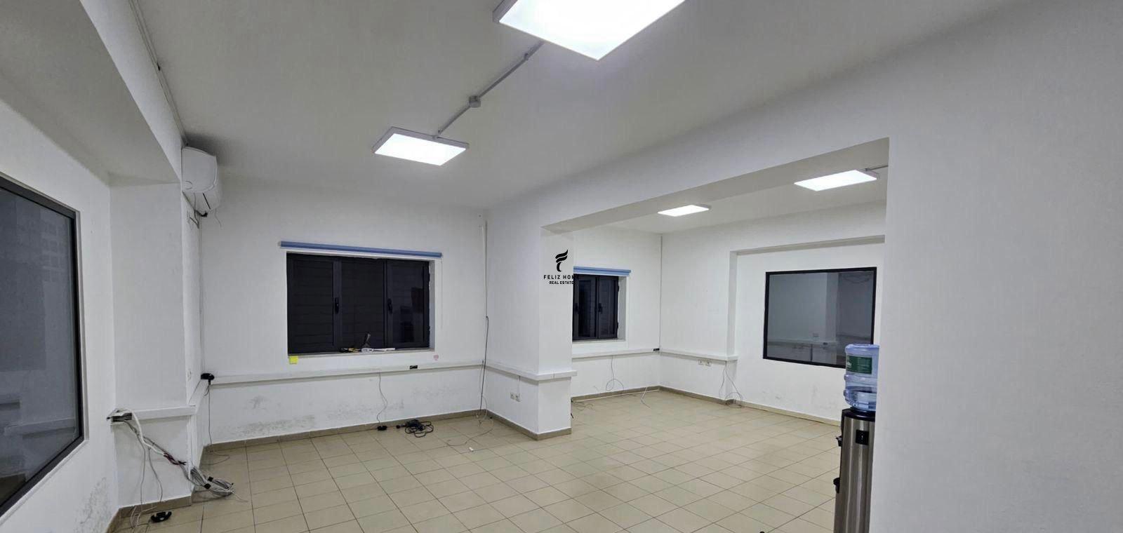 ZYRE ME QERA 140M2 PAZARI I RI 750 EURO FH-71915 – Tiranë