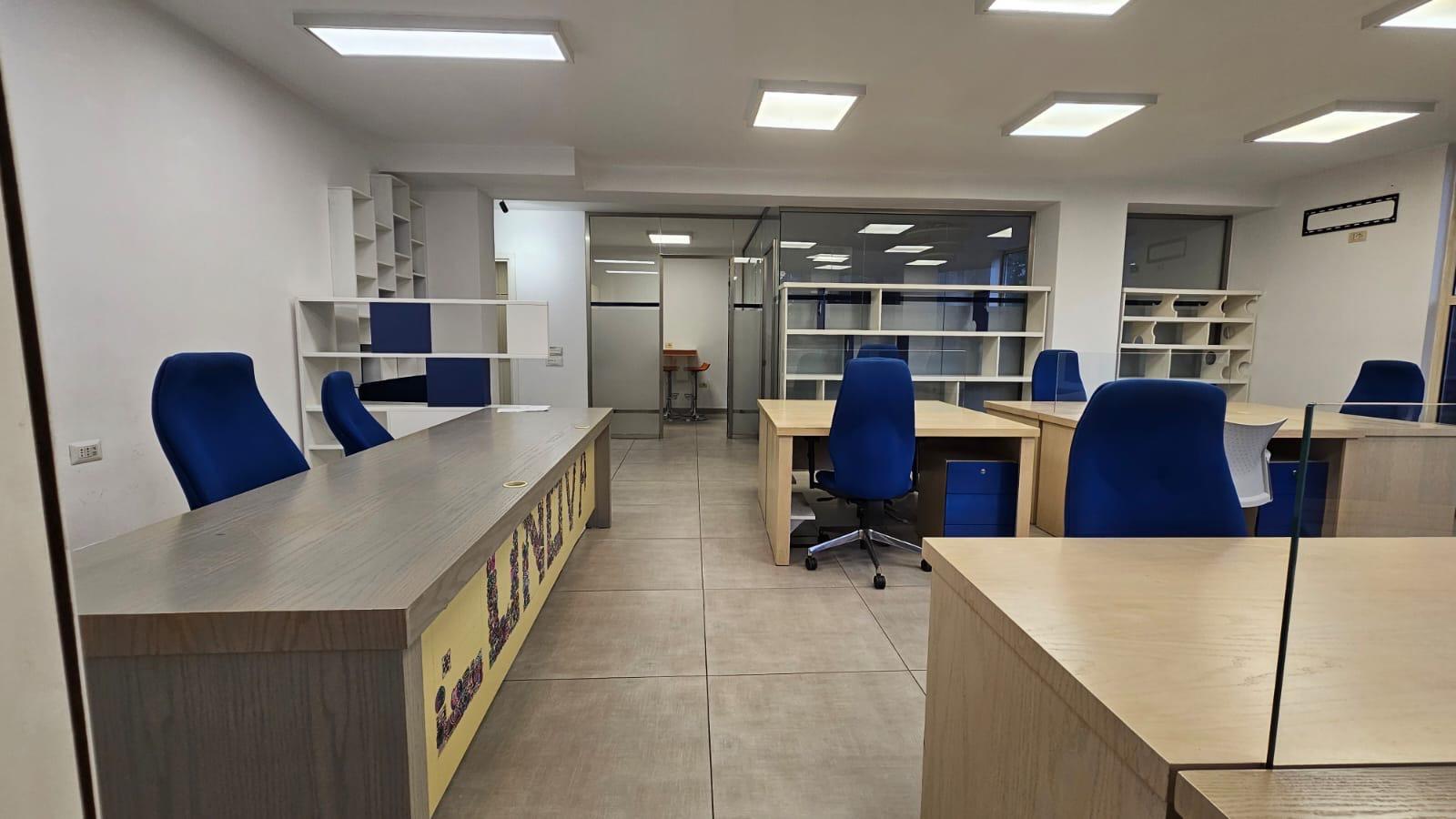 Ambient zyre me qira te Komuna Parisit – Tiranë