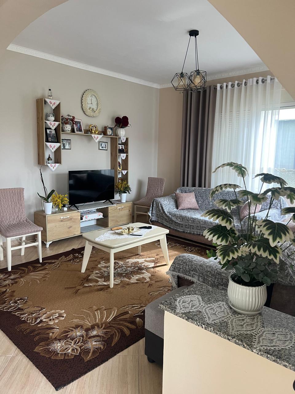 SHTEPI PRIVATE PER SHITJE, XHAFZOTAJ Pa SHKUAR TEK BRUNES , – Durrës