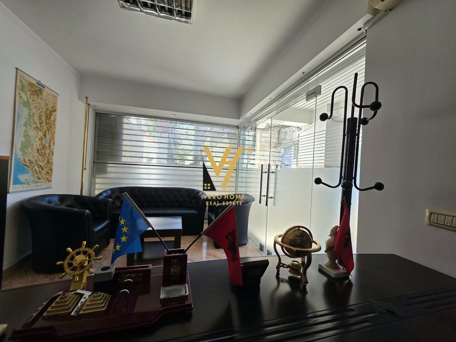 JEPET DYQAN 80 M2 ME QIRA TEK SHESHI WILLSON 800 EURO – Tiranë - 1