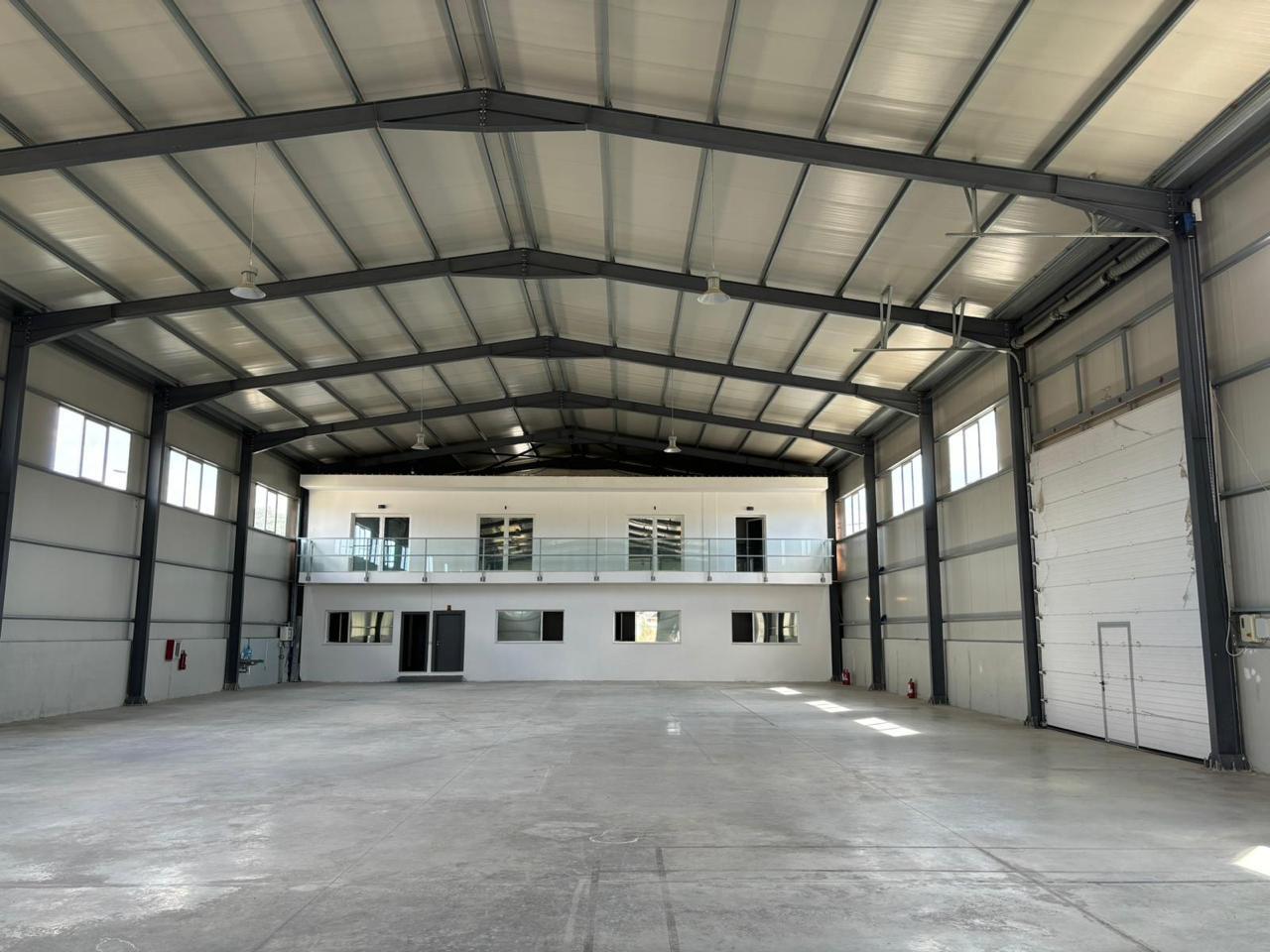 KAPANON ME QERA 4300 M2 VORE 500.000 LEKE – Tiranë