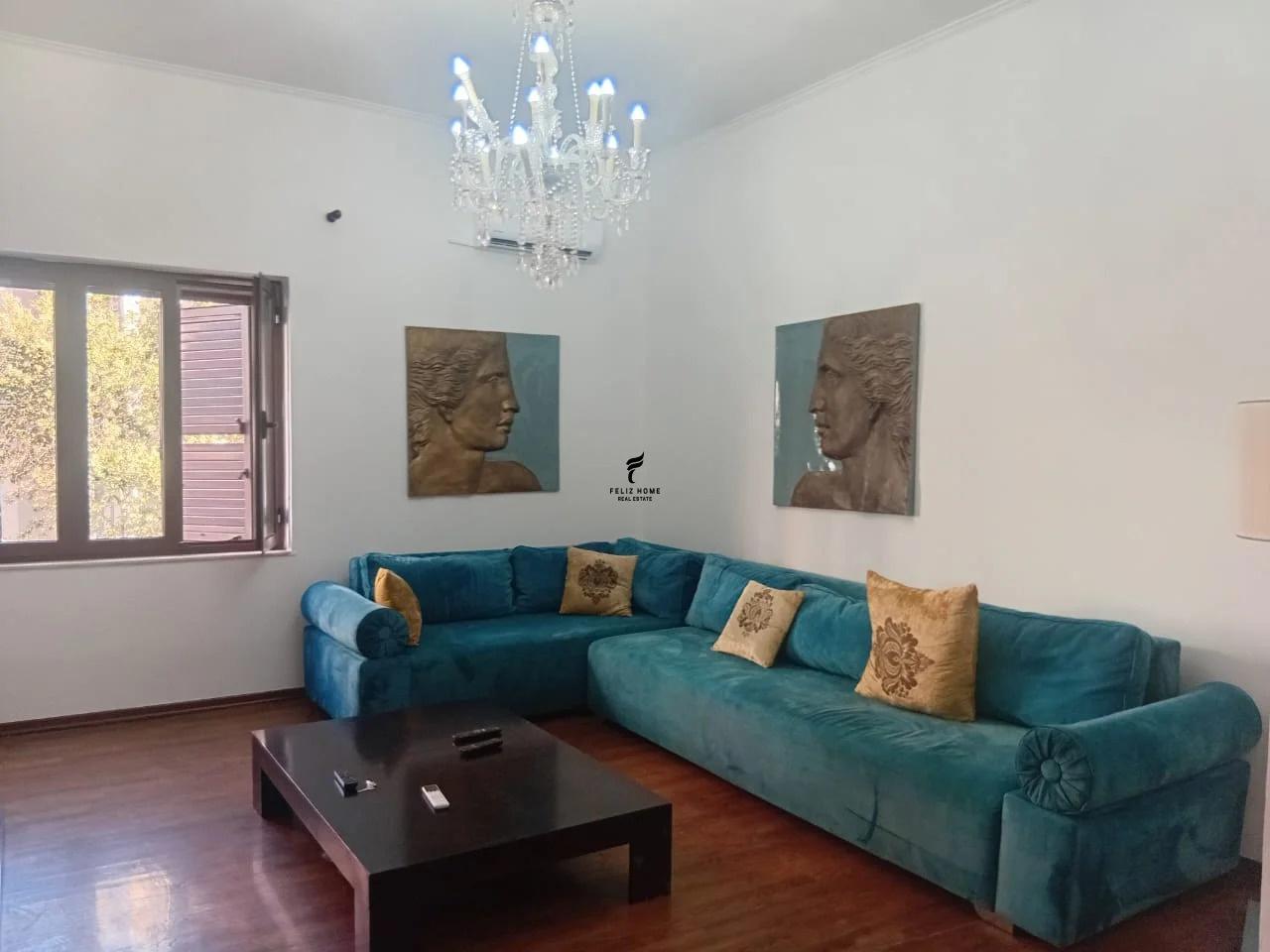 APARTAMENT ME QERA 2+1 QENDER 100.000 LEKE FH-96813 – Tiranë