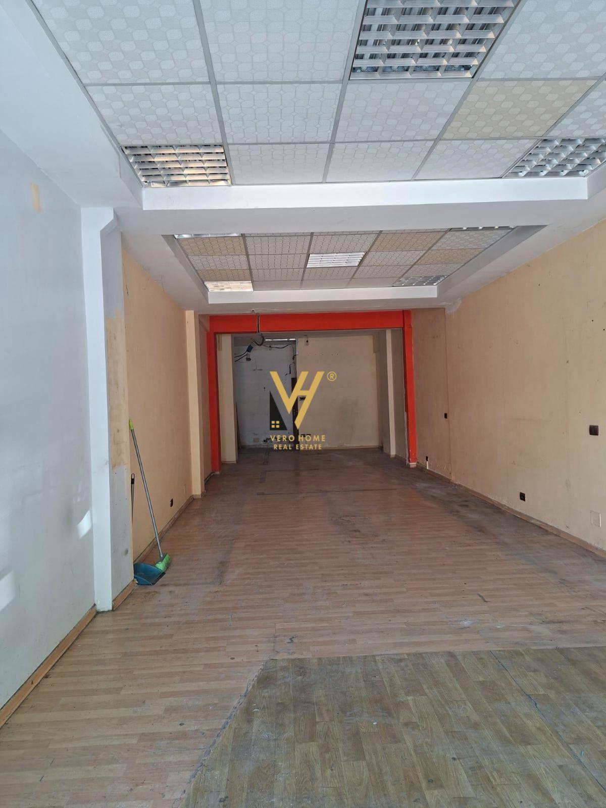 JEPET DYQAN 70 M2 ME QERA NE LAPRAKE 110.000 LEKE – Tiranë