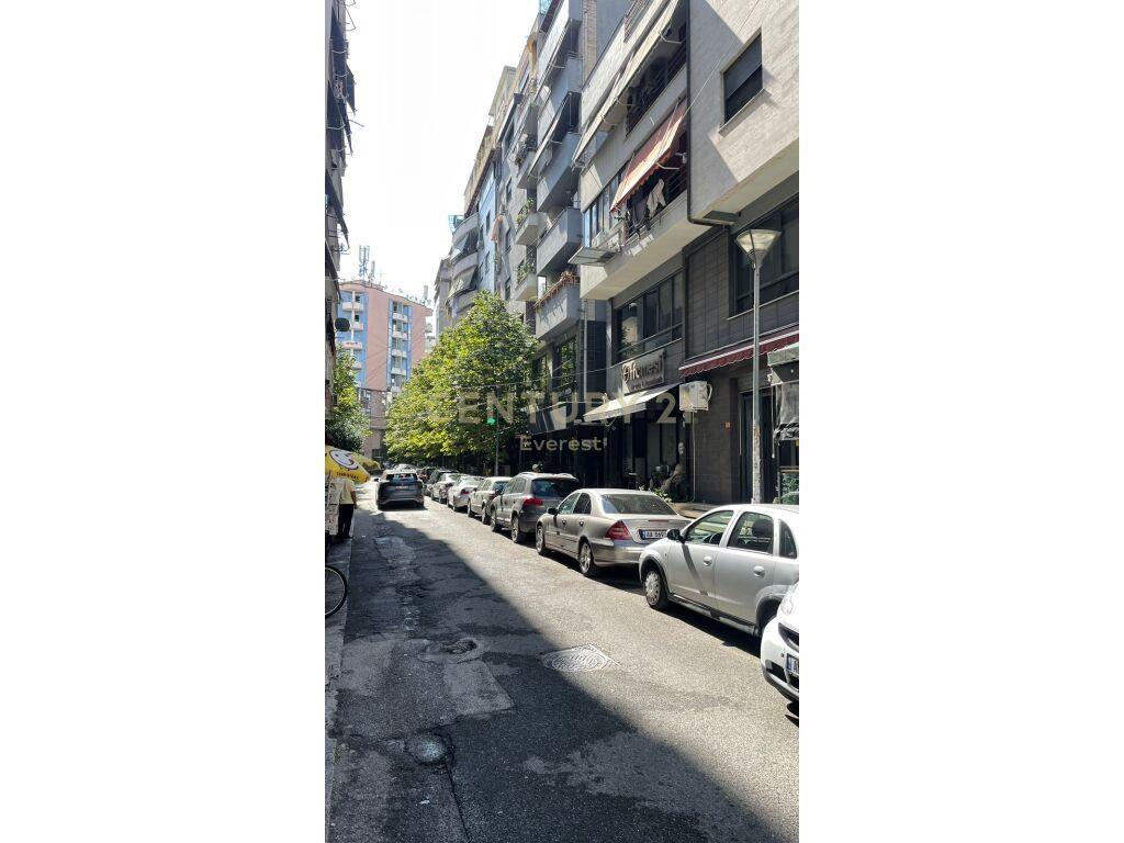 ISH BLLOKU, JAPIM AMBIENT KOMERCIAL PER QIRA – Tiranë - 1