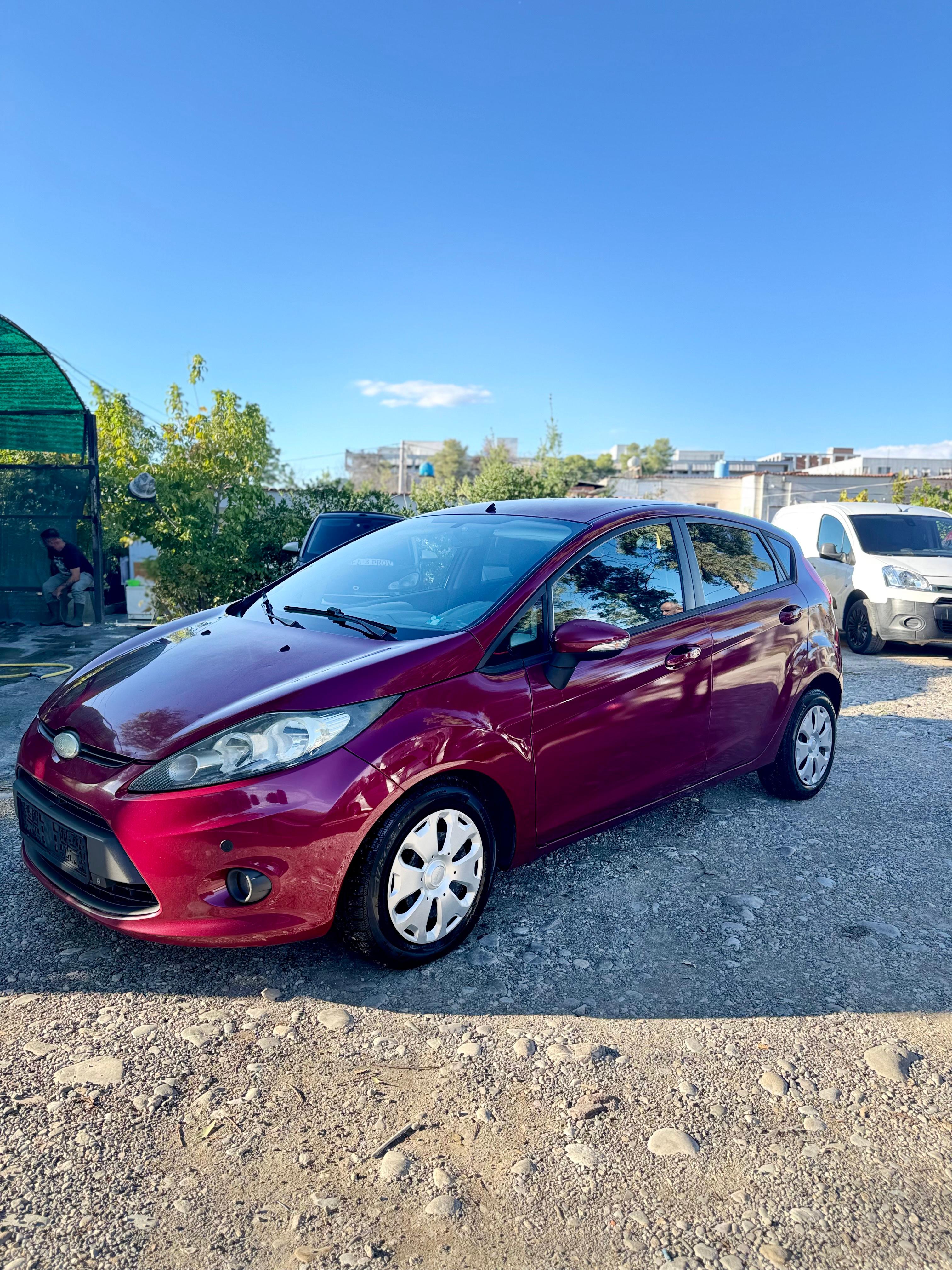Ford Fiesta 2010 1.6 naft – Tiranë - 1