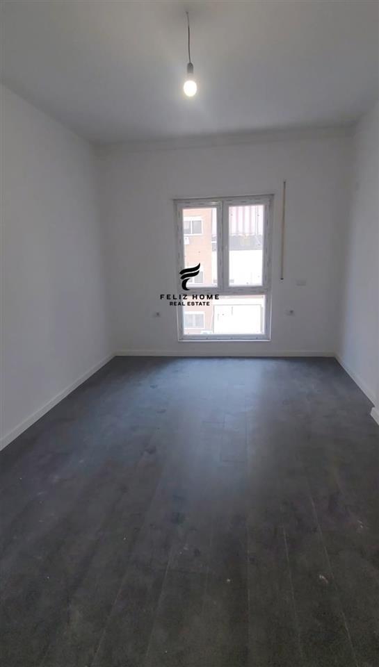SHITET APARTAMENT 2+1 RRUGA E BARRIKADAVE 257.000 EURO – Tiranë