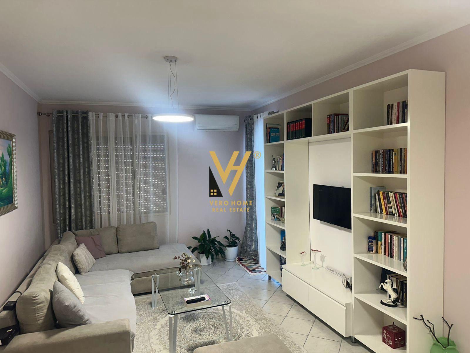 JEPET APARTAMENT 1+1+BLK ME QERA NE ASTIR 45.000 LEKE – Tiranë