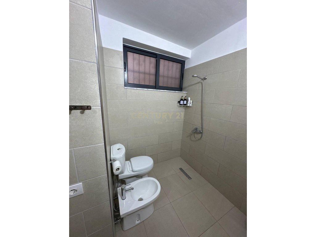 +355698329326 APARTMENT 1+1 ME QERA NE AMPHITEATR 400 DERI N – Durrës