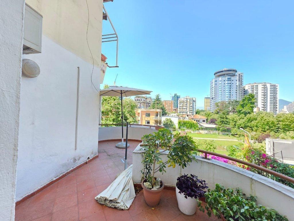 Zyrë premium me qira në zemër të Bllokut 200 m² / 1950€ /mua – Tiranë - 1