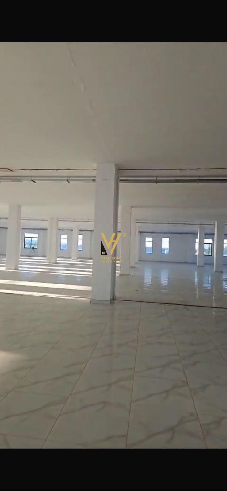 JEPEN DY KATE BIZNESI 3.400 M2 ME QIRA NE FUSHE KRUJE 6.000E – Tiranë