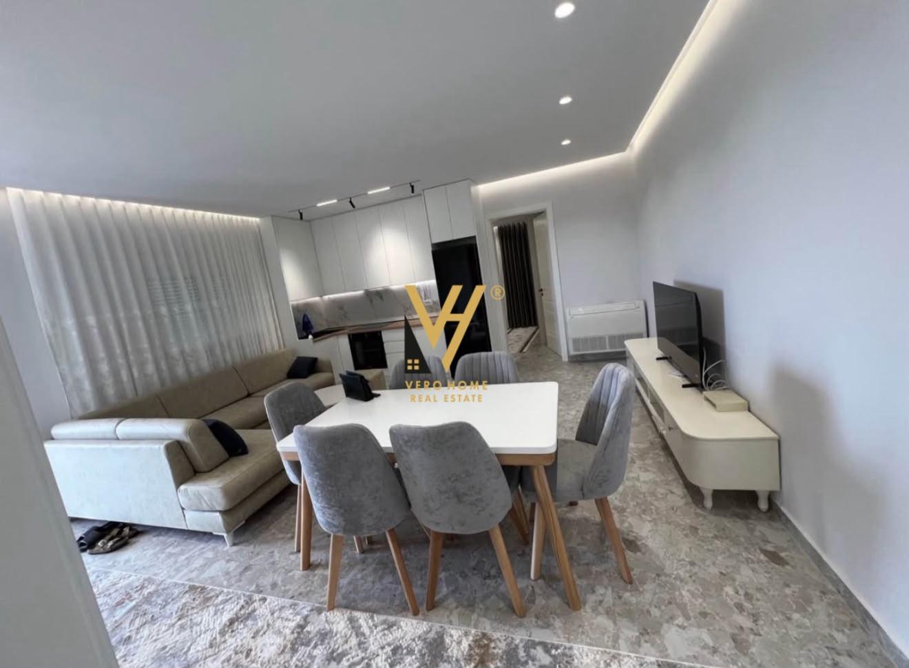 JEPET SHTEPI PRIVATE 2+1+BLK ME QERA NE SAUK 60.000 LEKE – Tiranë