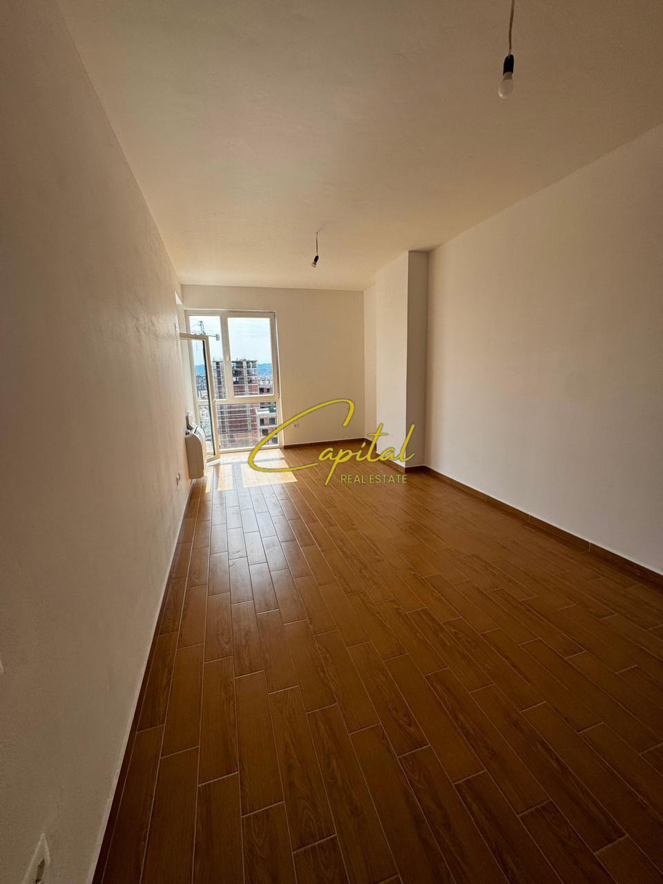 AMBIENT BIZNESI ME QIRA 120 M2 KOMPLEKSI USLUGA 90.000 LEKE – Tiranë - 1