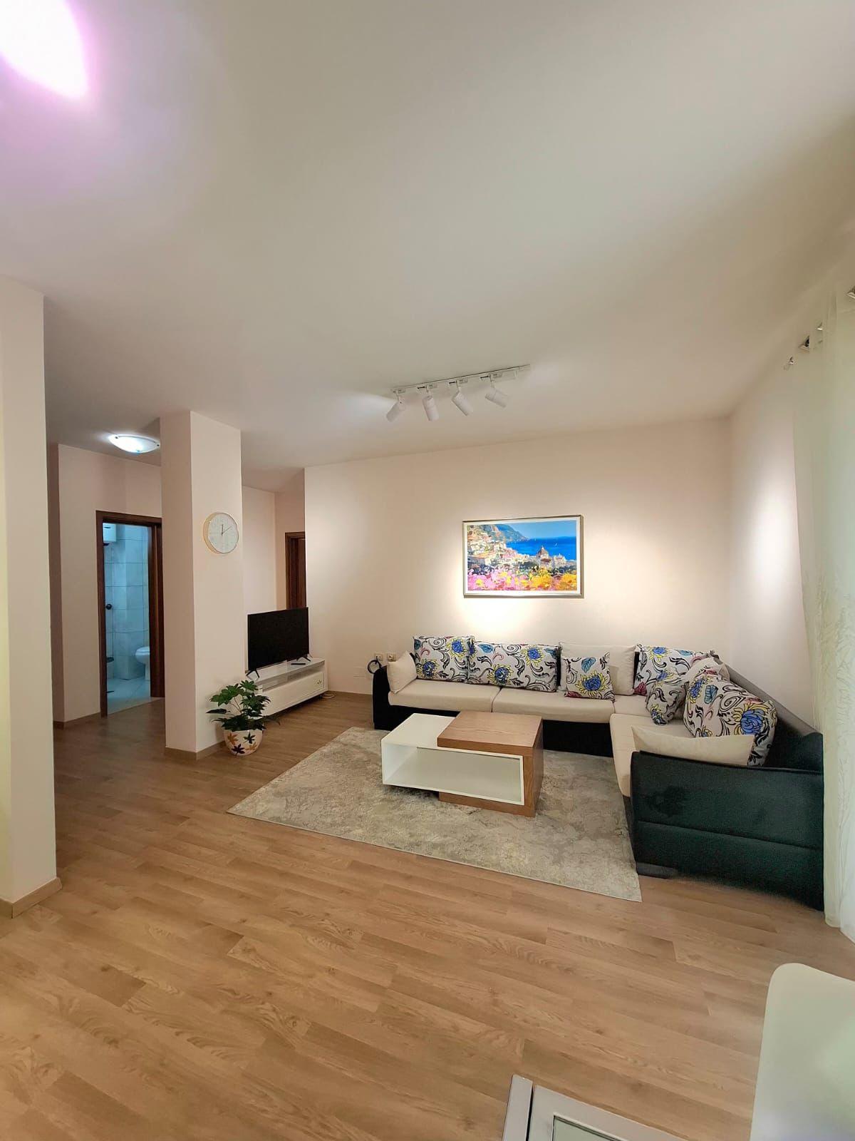 APARTAMENT ME QERA 2+1+2 KOPSHTI ZOOLOGJIK 80.000 LEKE – Tiranë
