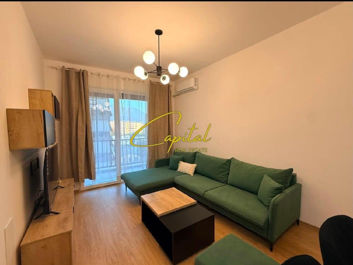 APARTAMENT ME QIRA 1+1 5 MAJI 55.000 LEKE – Tiranë