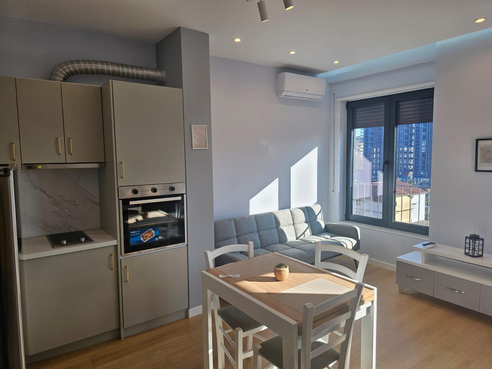 🏡 JEPET ME QIRA APARTAMENT 1+1 – RRUGA KARL GEGA – Tiranë