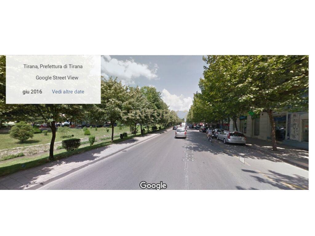 Shitet Ambient Komercial ne Ish Bllok ! – Tiranë - 1