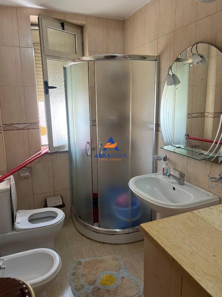 JEPET ME QERA APARTAMENT 2+1+BALLKON "21 DHJETORI" 650 EURO – Tiranë