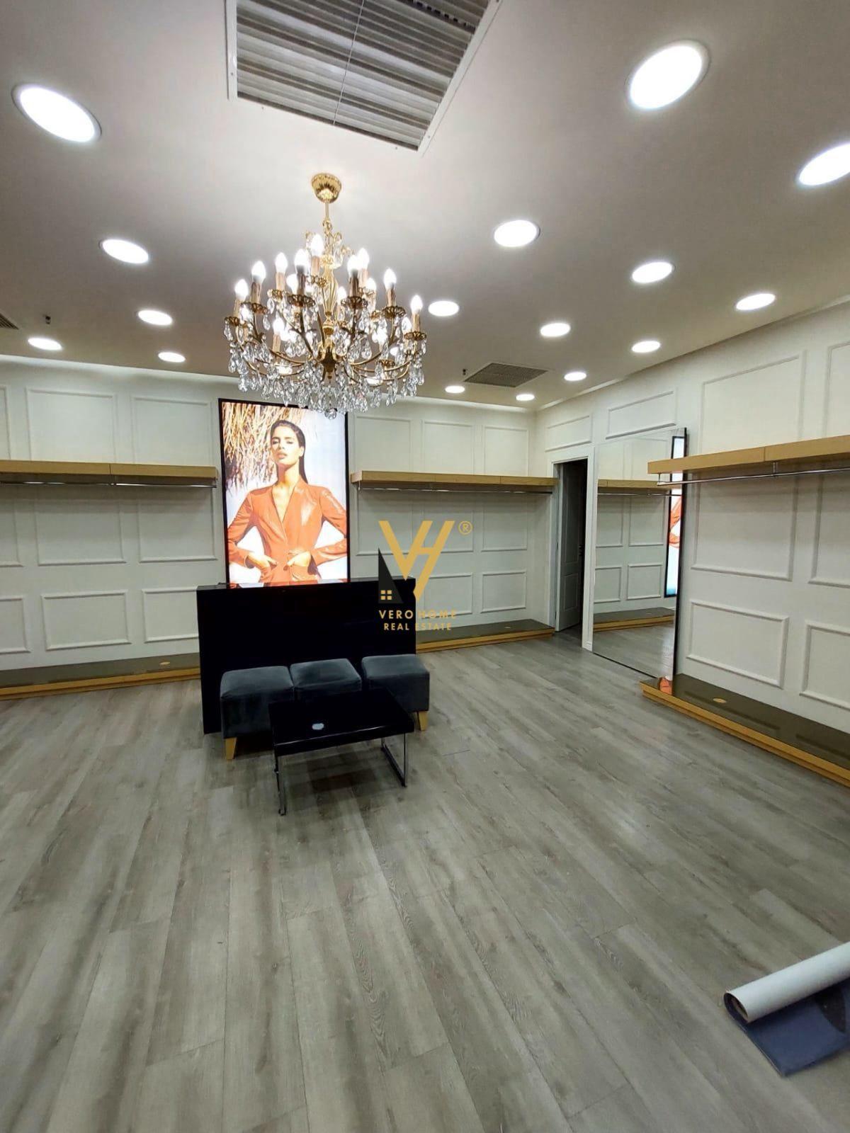 JEPET AMBIENT 64 M2 ME QERA TE GALERIA ETC 1.200 EURO – Tiranë