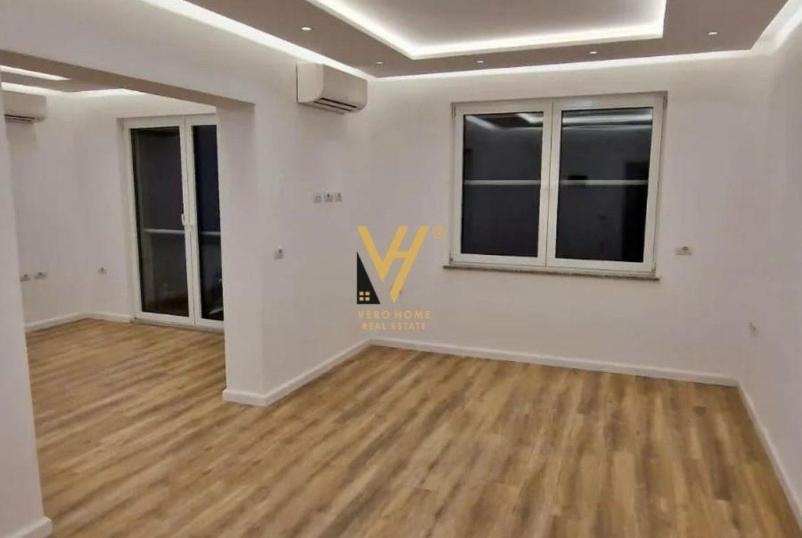 JEPET AMBIENT BIZNESI 120M2 ME QERA TE MINE PEZA 900 EURO – Tiranë
