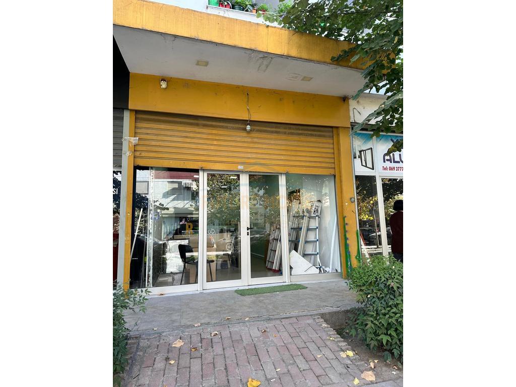 0696033060 Shitet, Ambient Biznesi, Rruga Loni Ligori, Tiran – Tiranë