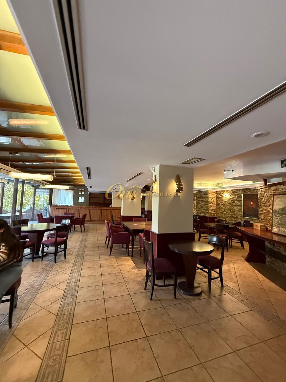 BRRYLI JEPET RESTORANT PER QERA 400M2 – Tiranë