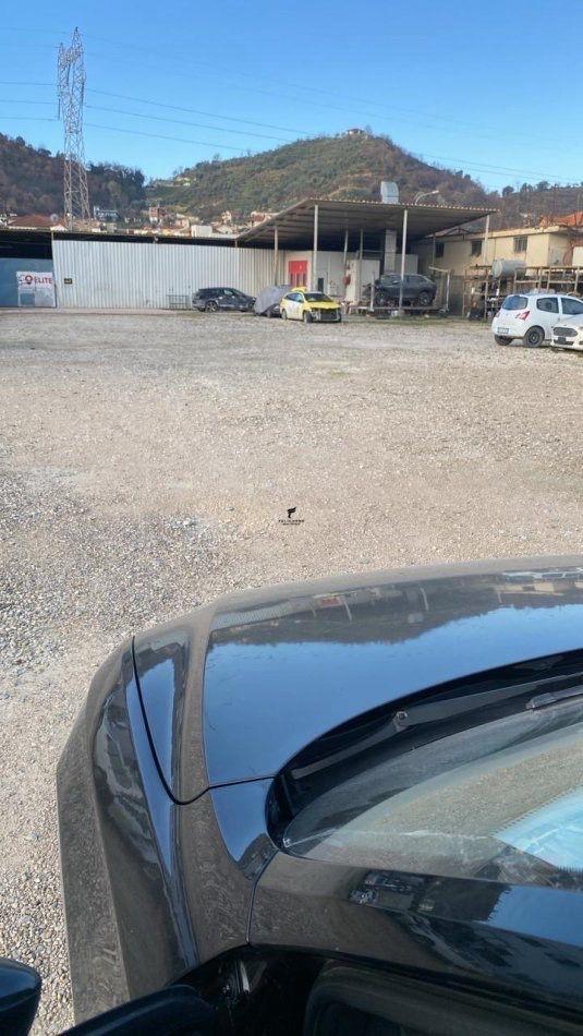 MAGAZINE ME QERA +TRUALL 3400 M2 AUTOSTRADA TR-DR 5.000 EURO – Tiranë