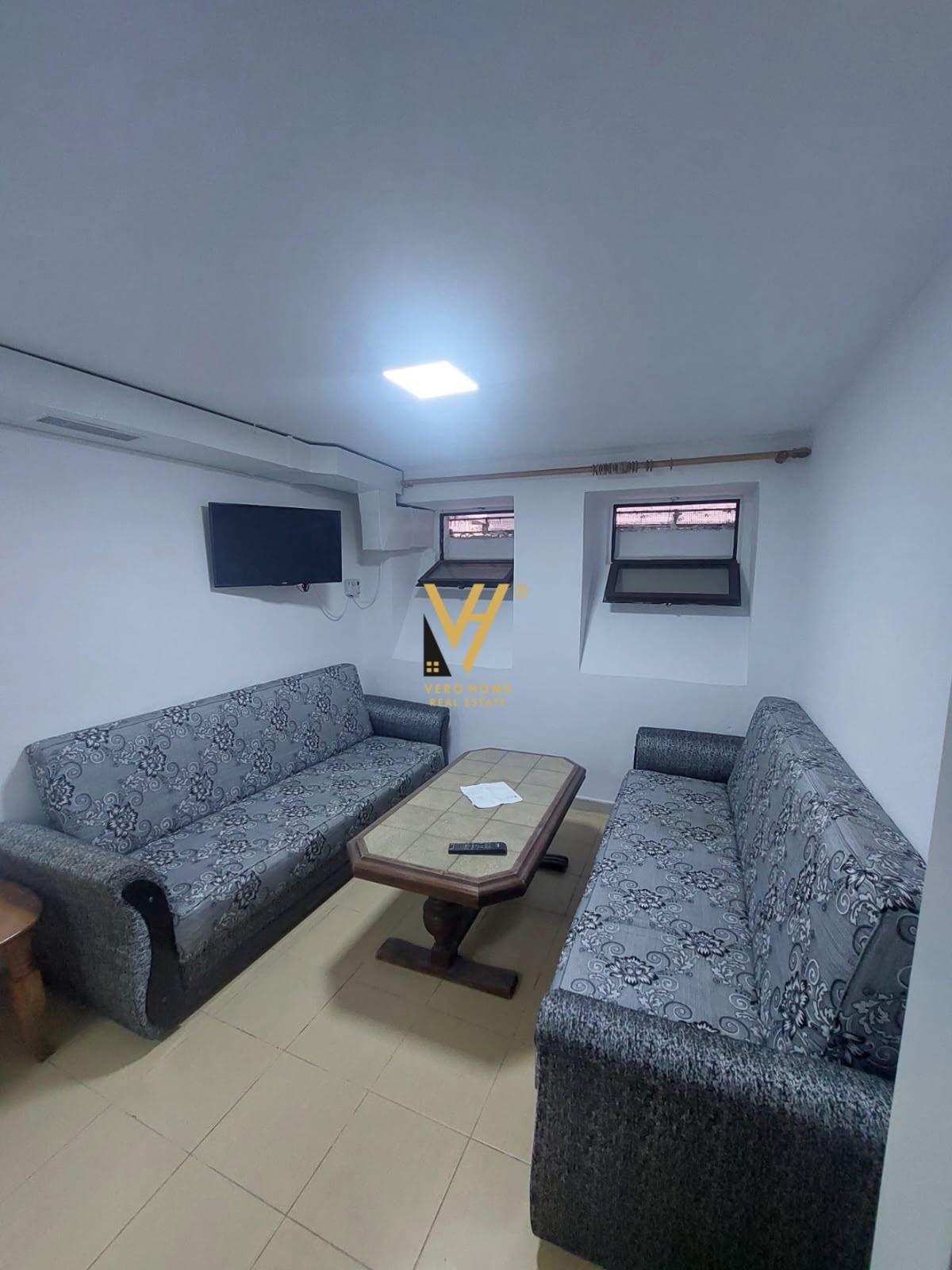 JEPET APARTAMENT 2+1 ME QERA TE BLVD.ZOGU I PARE 45.000 LEKE – Tiranë