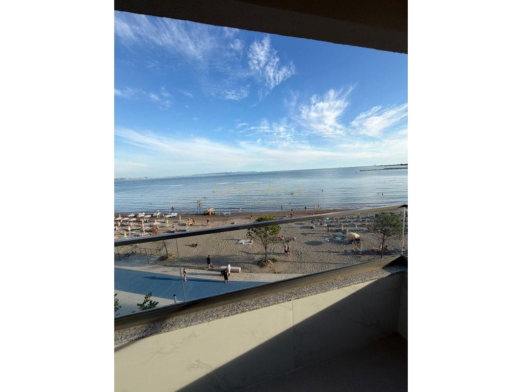 Apartament 2+1 me Qira në Vijë të Parë Bregdetare – Durrës