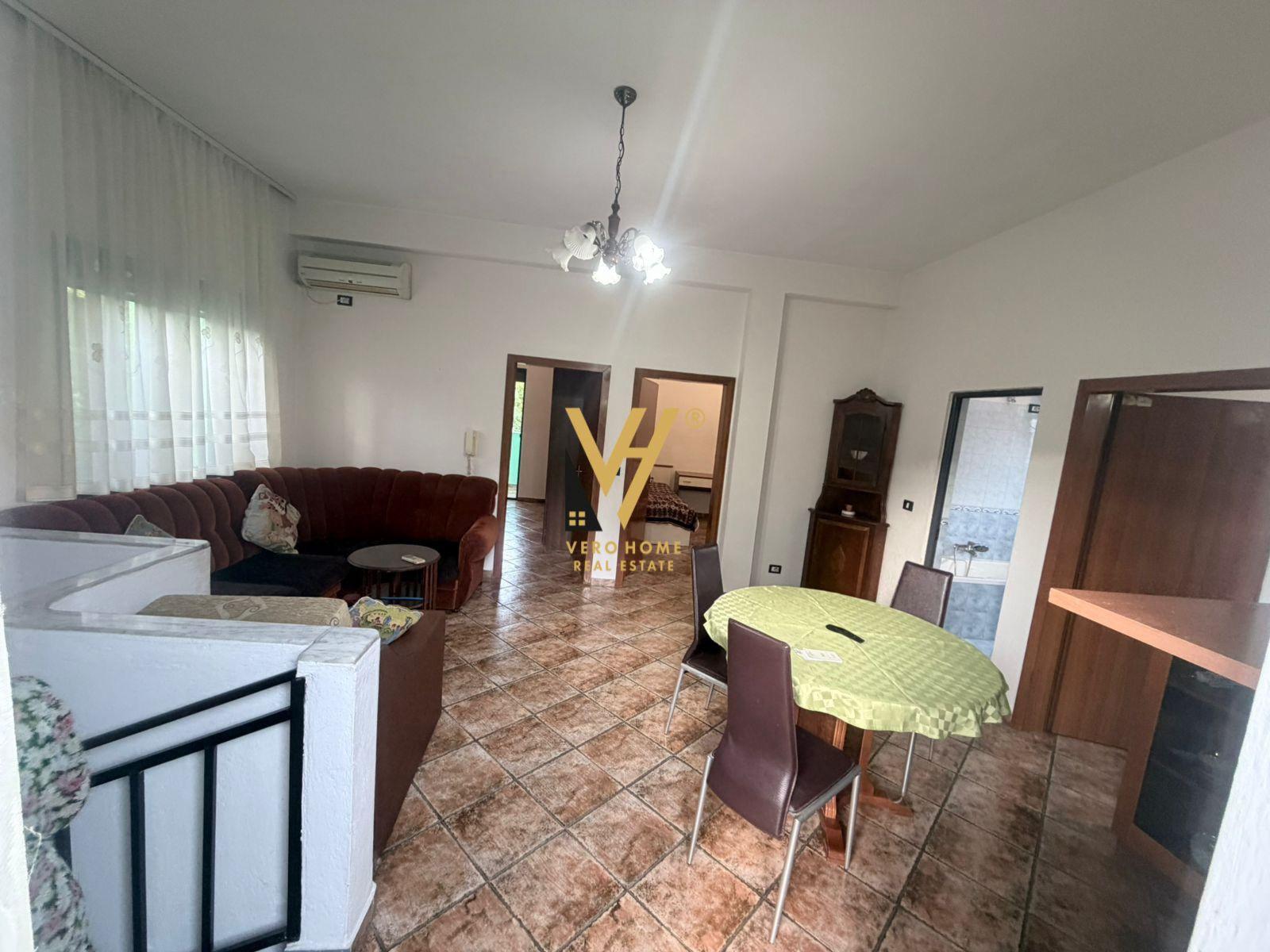 JEPET APARTAMENT 2+1 ME QERA TE RRUGA E DURRESIT 60.000 LEKE – Tiranë - 1
