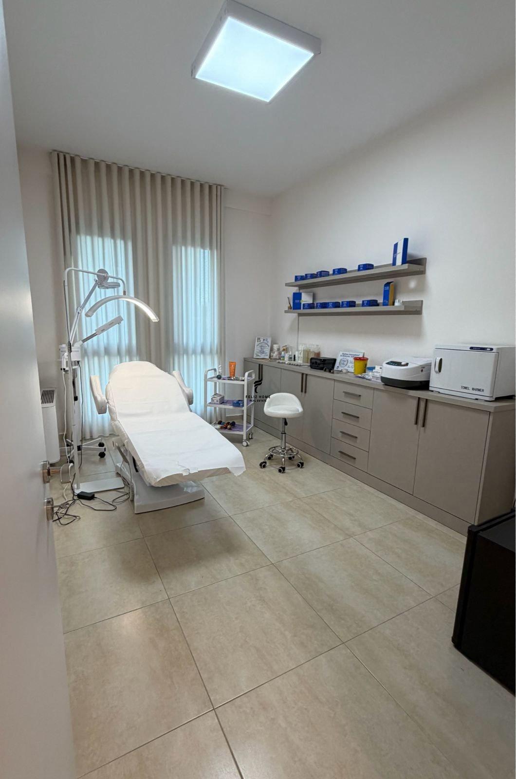 ZYRE ME QERA 100 M2 RRUGA E KAVAJES 110.000 LEKE FH-80722 – Tiranë - 1