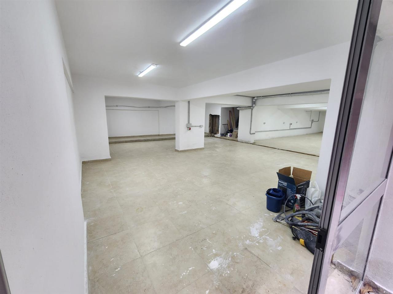 AMBIENT BIZNESI ME QERA 340 M2 YZBERISHT 1.300 EURO – Tiranë - 1