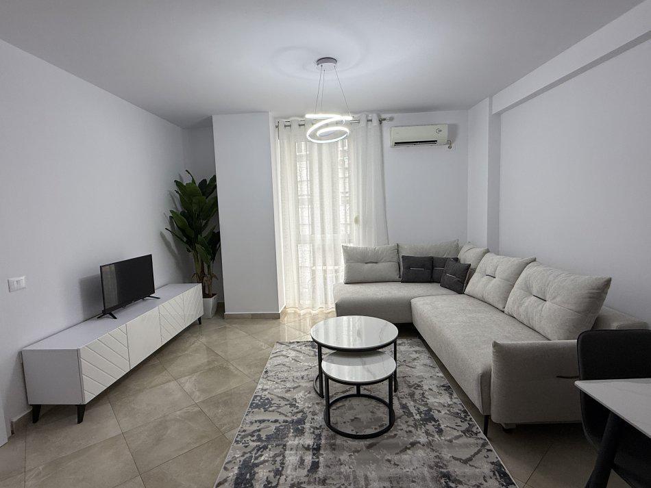 APARTAMENT ME QERA 2+1 RRUGA E BARRIKADAVE 1.000 EURO – Tiranë