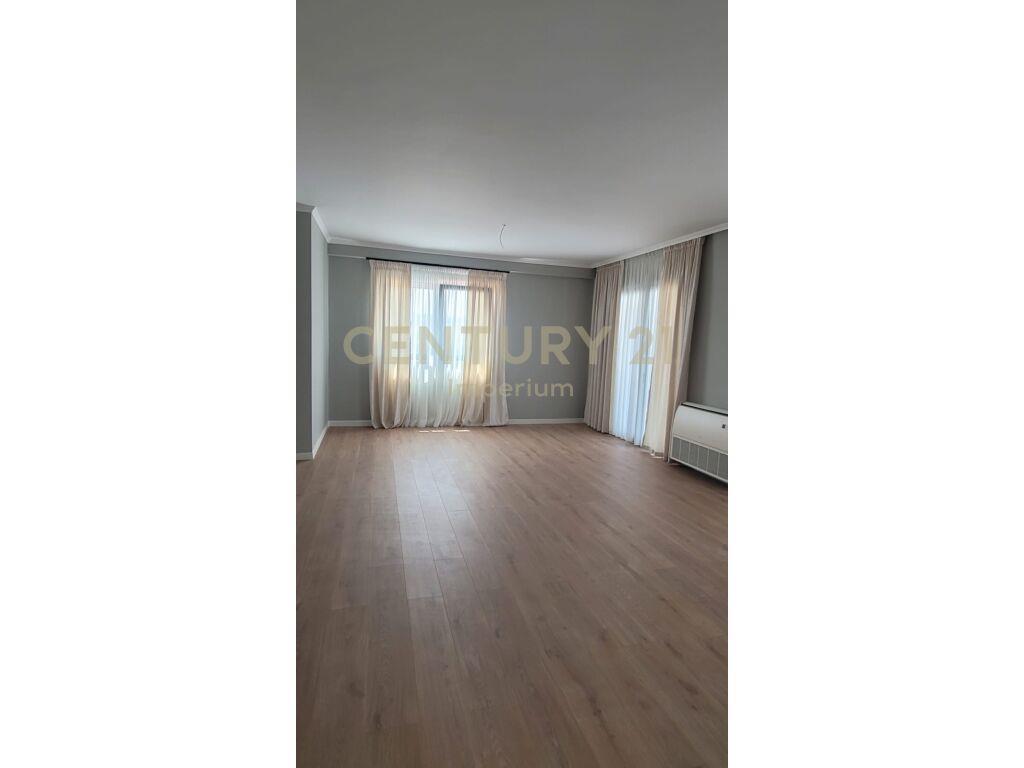 Apartament 2+1+2+post parkimi, per qira, per banim ose bizne – Tiranë - 1
