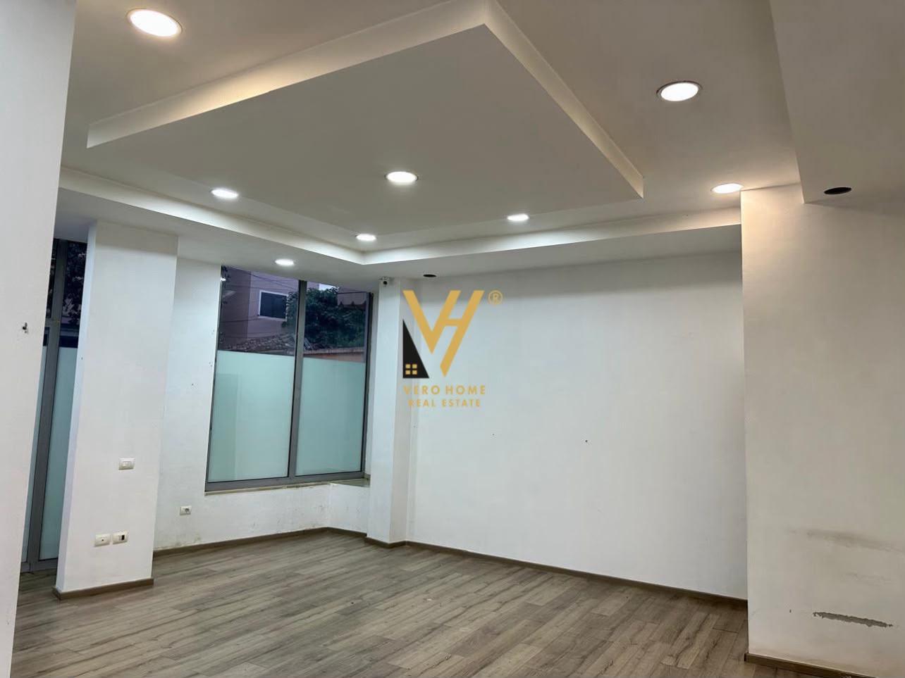 JEPET ZYRE 70 M2 ME QIRA TE PROKURORIA E TIRANES 120.000 LEK – Tiranë - 1