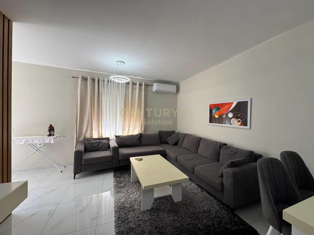 JAPIM ME QIRA APARTAMENT 2+1+ POST PARKIMI PRANE PROKURORISE – Tiranë - 1