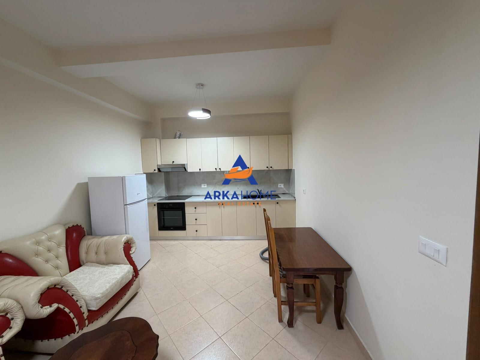 JEPET ME QERA APARTAMENT 1+1 "VILAT AMERIKANE " 40.000 LEKE – Tiranë