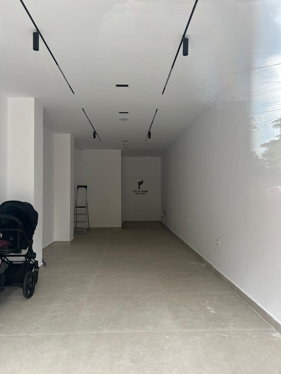 DYQAN ME QERA 45 M2 PAZARI I RI 90.000 LEKE FH-76138 – Tiranë