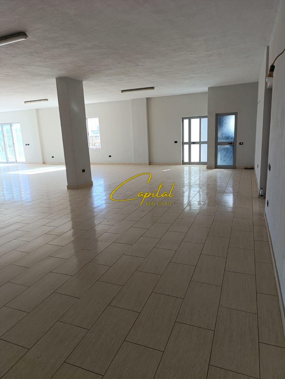 AMBIENT BIZNESI ME QIRA 230 M2 MEZEZ 60.000 LEKE – Tiranë