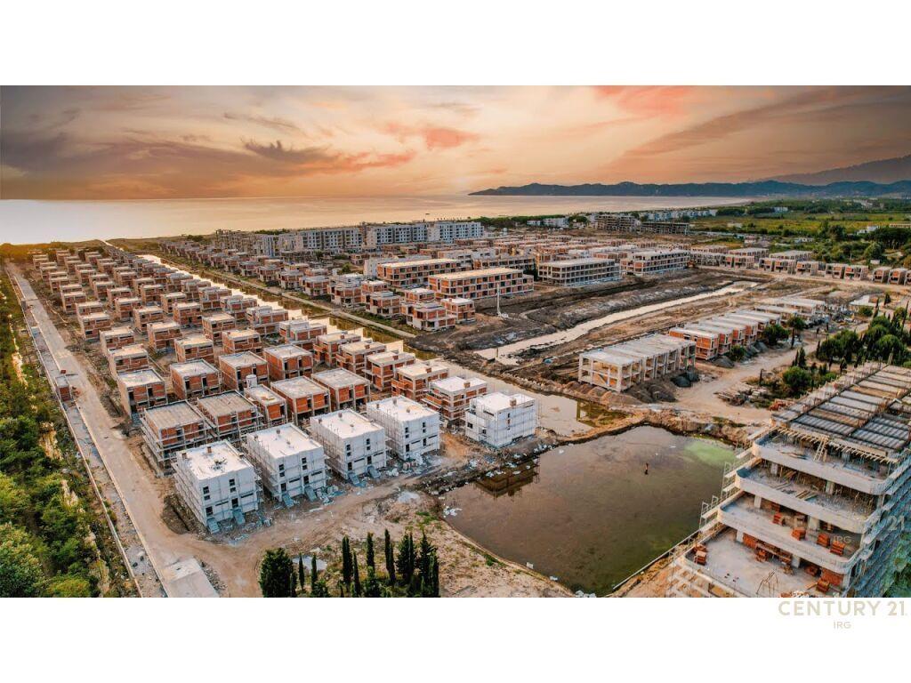 VILE ME OBORR NE SHITJE TE TORQUOISE MARINA ! – Durrës