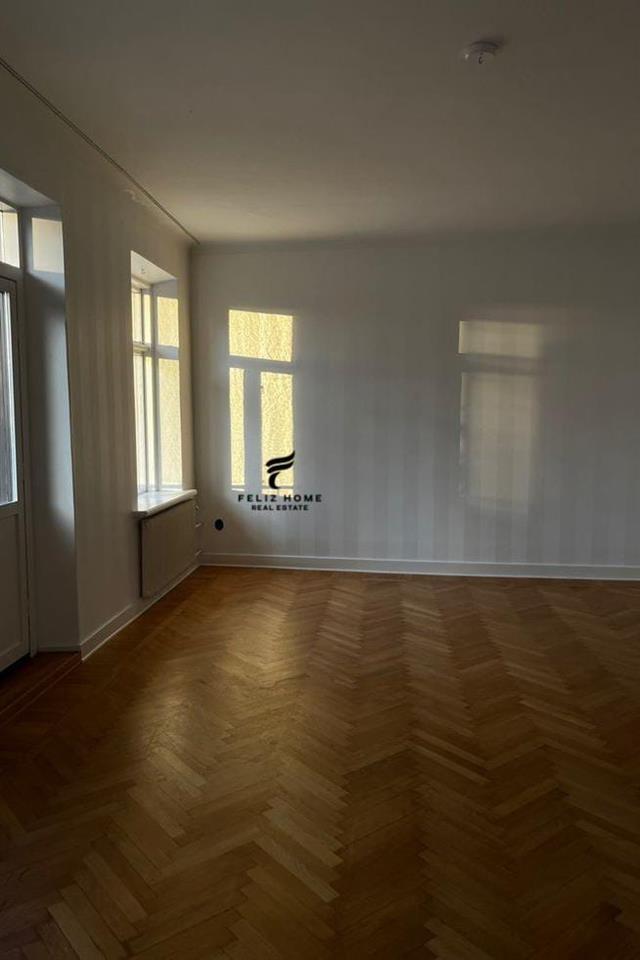 ZYRE ME QERA 115 M2 KOMUNA E PARISIT 920 EURO – Tiranë