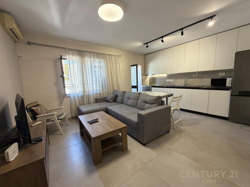 Apartament 2+1 per Qira tek Myslym Shyri – Tiranë