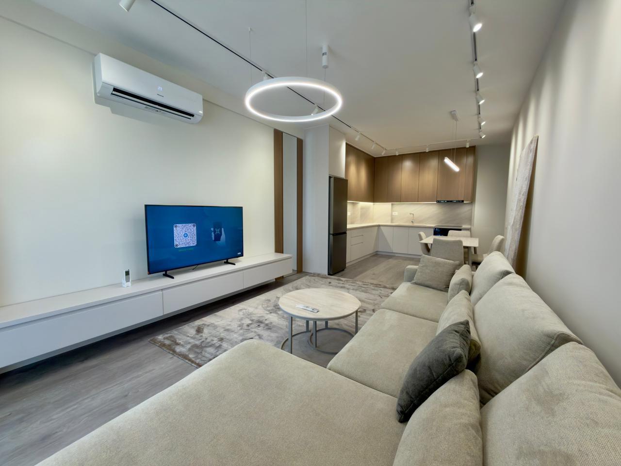 Jepet me qera apartament modern 2+1+2 tek Golden Tower – Tiranë