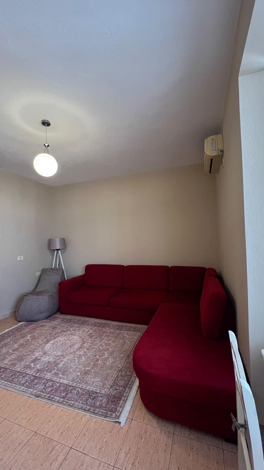 Jepet me qera Apartament 1+1 ne Rrugen Fortuzi ID 5607 – Tiranë