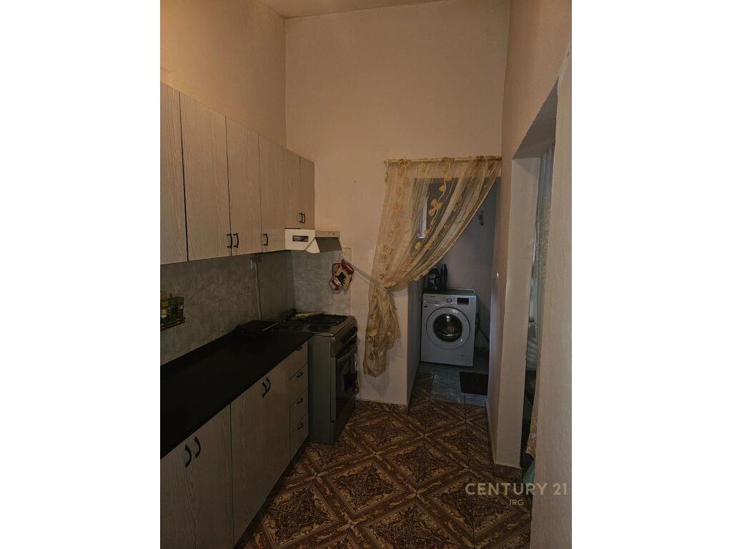 Shitet Apartament 1+1, Myslym Shyri !!! – Tiranë