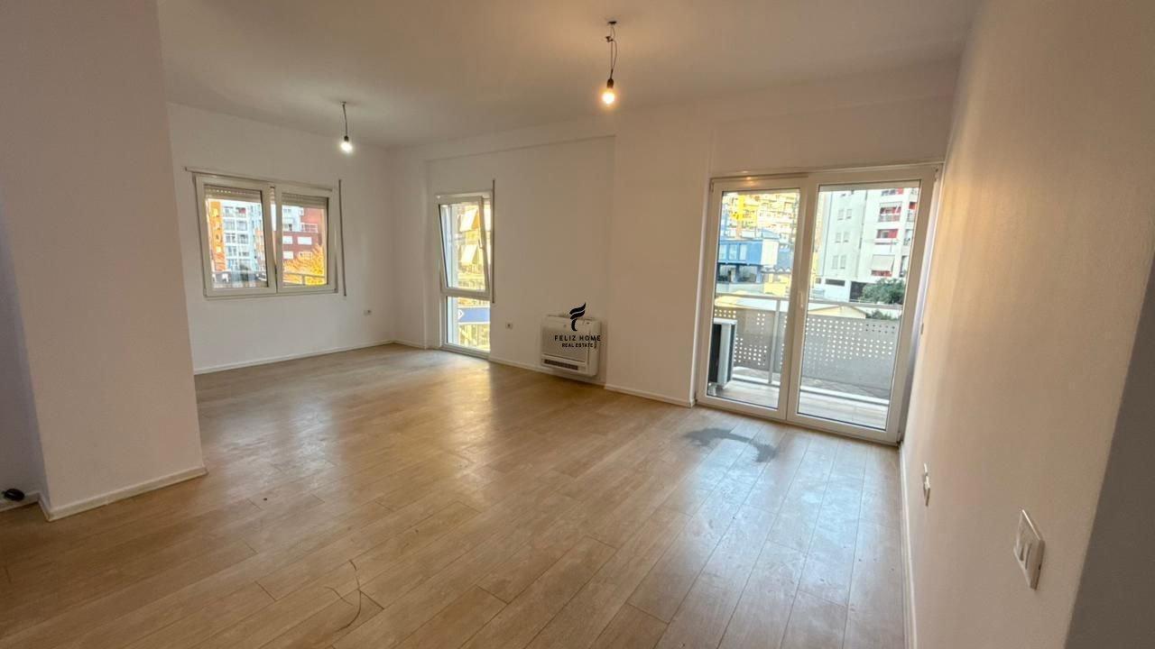 ZYRE ME QERA 145 M2 BLLOK2.610 EURO FH-72052 – Tiranë